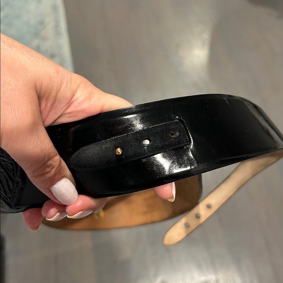 Gucci two-leather belt ya